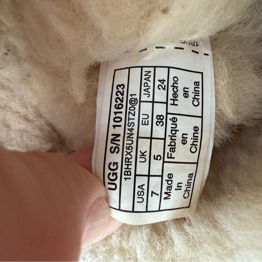 UGG boots size 7 - Picture 11 of 13